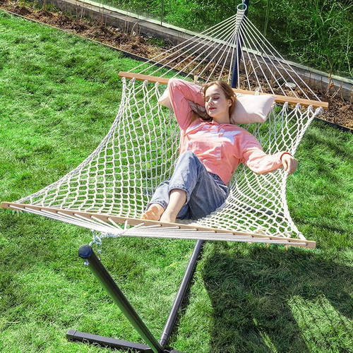 Noun > Hammock